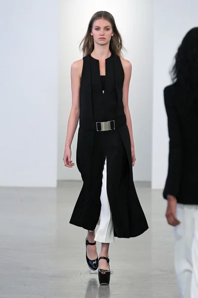 Look 19
